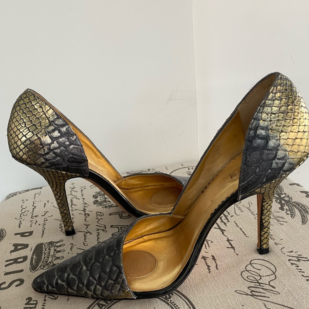 Snake skin shoes